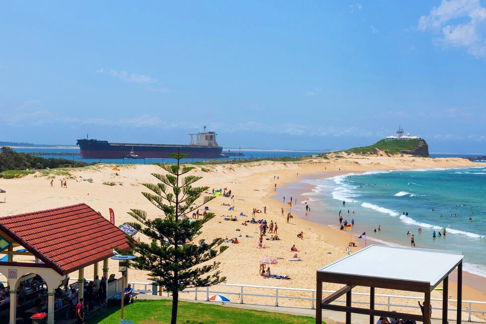 Nobbys Beach and lighthouse, Newcastle